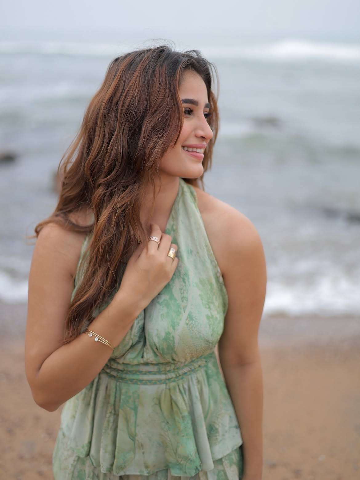 Rasha Thadani | అమ్మ స్టార్ హీరోయిన్ – నాన్న పెద్ద ప్రొడ్యూసర్ – శ్రీనివాస మంగాపురం హీరోయిన్ బ్యాక్గ్రౌండ్ ఇదే! - Image 8