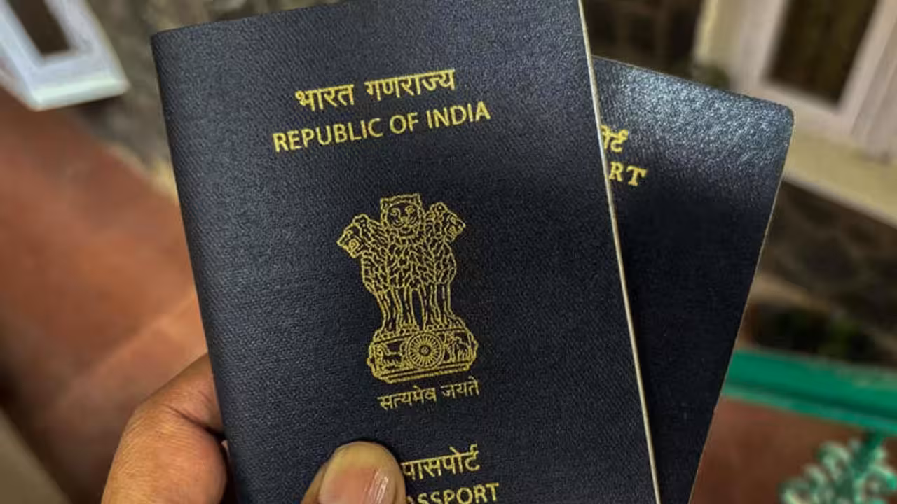 Global Passport Index 2026 | గ్లోబల్ పాస్పోర్ట్ ఇండెక్స్లో 125వ స్థానానికి పడిపోయిన భారత్.. ఏయే దేశాలకు వీసా-ఫ్రీగా వెళ్లొచ్చంటే?