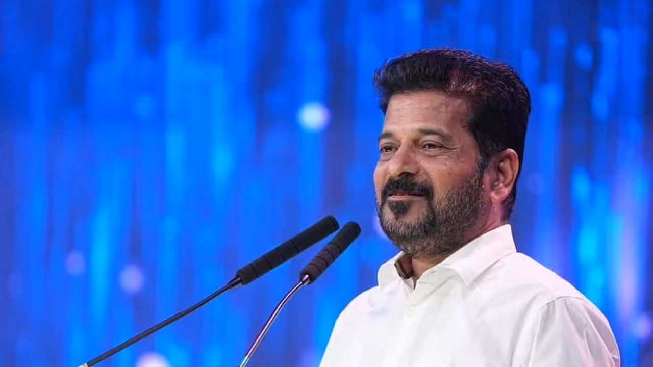 Revanth Reddy Kaleshwaram | ఎలాంటి భూ పరీక్ష చేయకుండా ఇసుకపై బ్యారేజీలు నిర్మిస్తే ఇలాగే ఉంటది