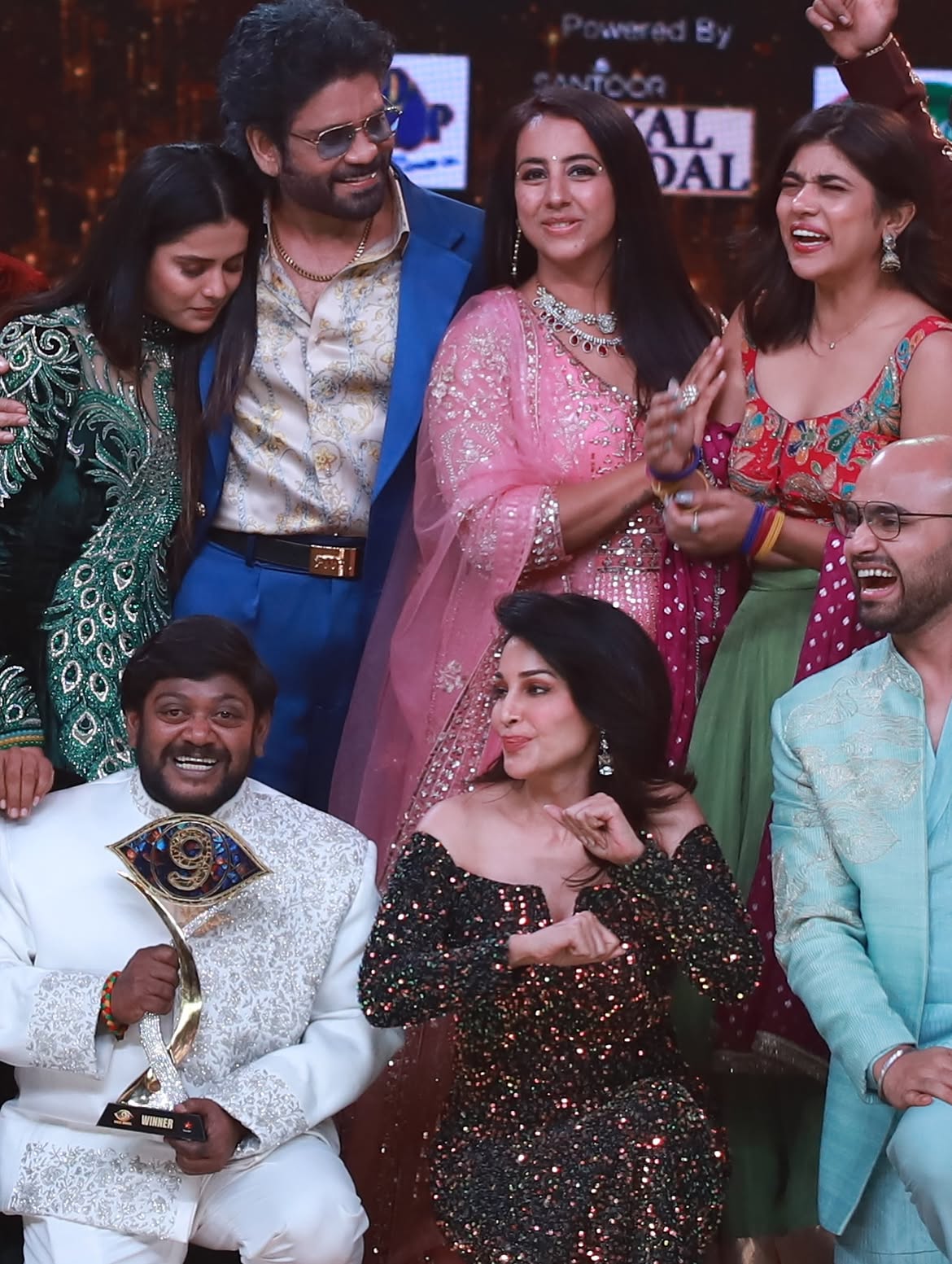 పెళ్లి తర్వాత సినిమాలకు దూరమైన సంజనా బిగ్బాస్ తెలుగు సీజన్ 9తో రీఎంట్రీ ఇచ్చింది. ఈ సీజన్లో ఐదో రన్నరప్గా నిలిచింది.