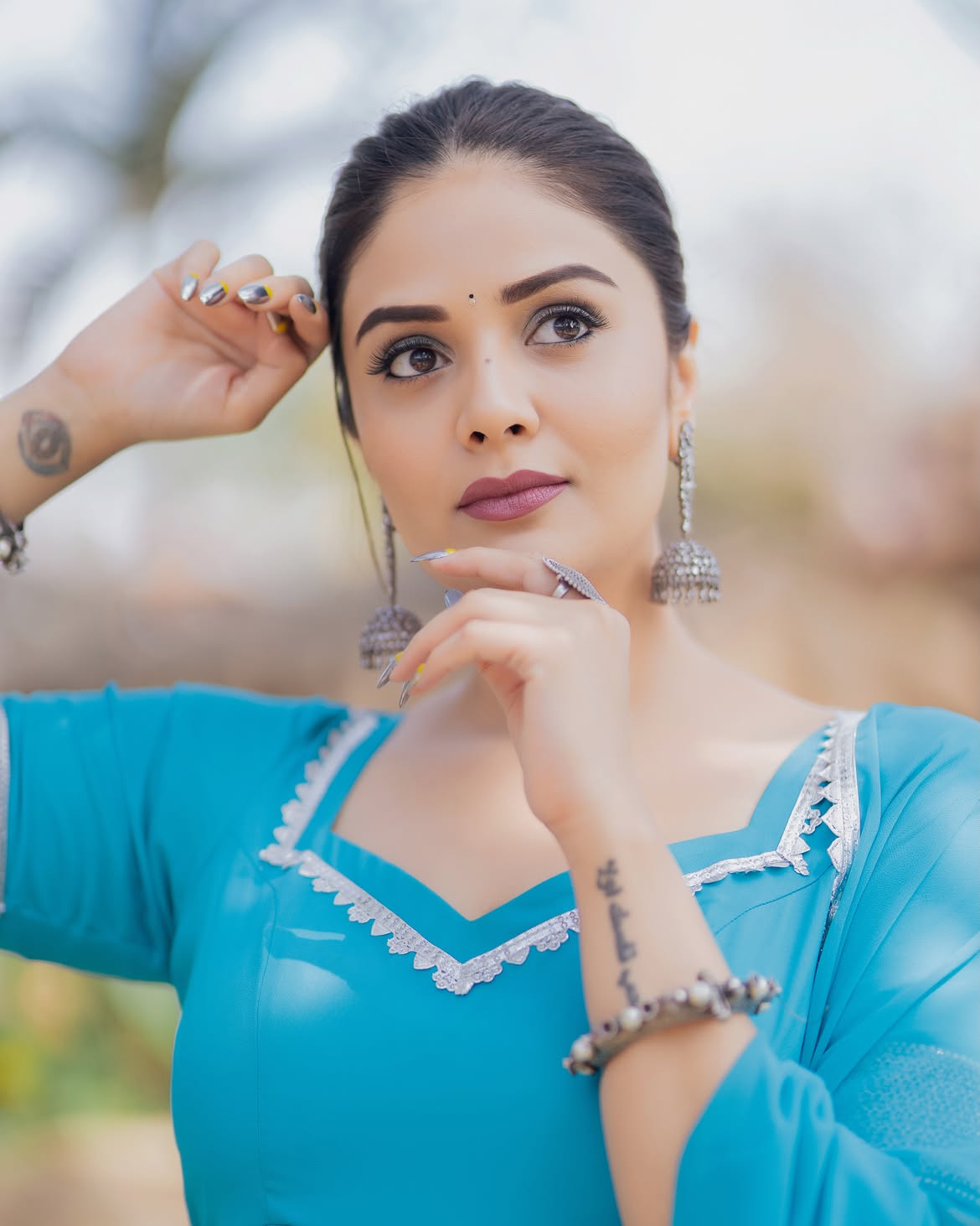 Sreemukhi | శ్రీముఖి క్యూట్ ఫొటోలపై ఓ లుక్కేయండి! - Image 5