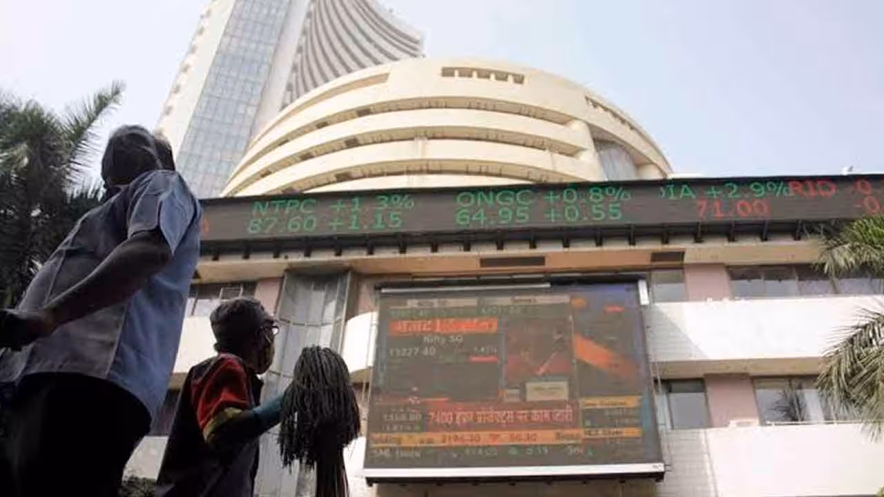 Stock Markets | క్రమంగా పెరుగుతున్న విదేశీ పెట్టుబడిదారుల కొనుగోళ్లు.. స్టాక్ మార్కెట్లలో ఉత్సాహం..