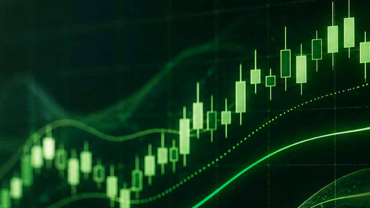Stock Markets | భారీ పతనం అనంతరం.. కాస్త కోలుకున్న స్టాక్ మార్కెట్లు, తగ్గిన చమురు ధరలు..