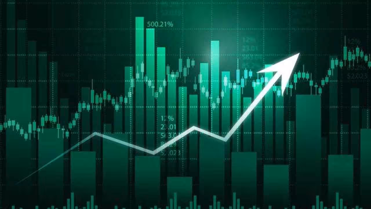 Stock Markets | భారీ అమ్మకాల ఒత్తిడిలో ఐటీ షేర్లు.. లాభాల్లోనే కొనసాగుతున్న స్టాక్ మార్కెట్లు..