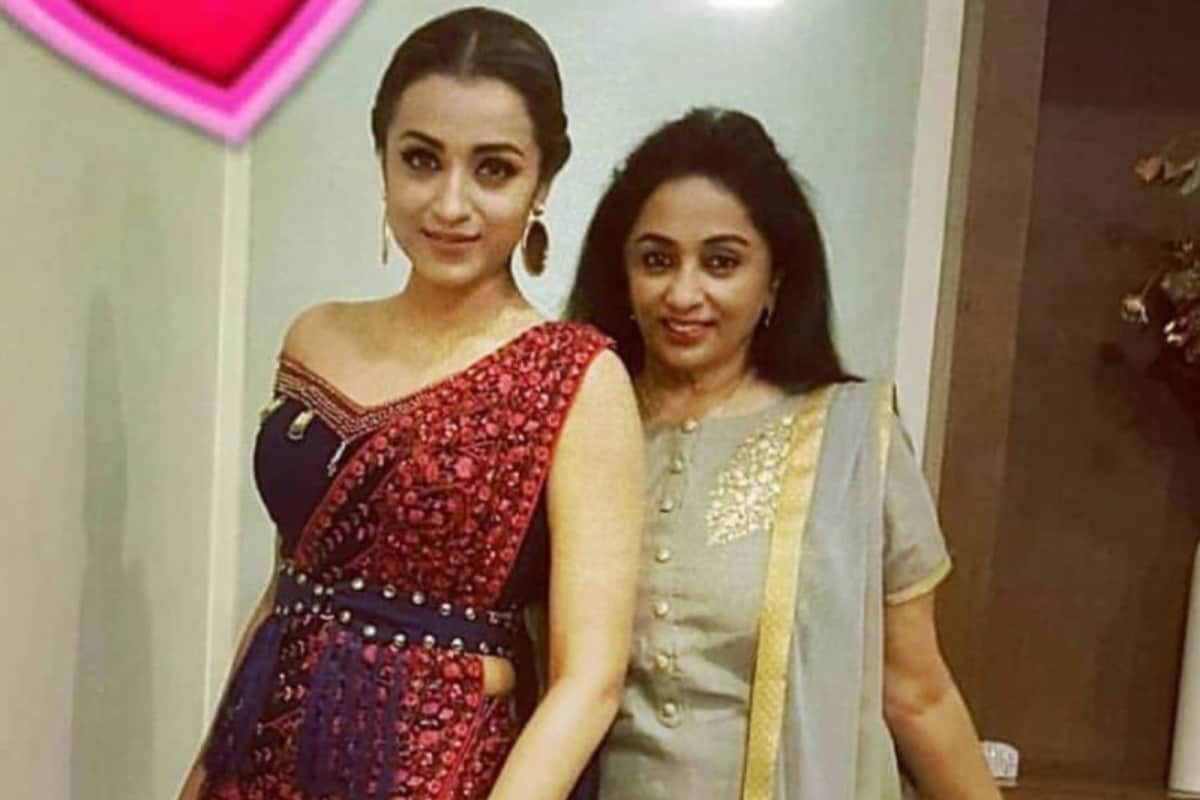Trisha | తల్లి బర్త్డేను సెలబ్రేట్ చేసిన త్రిష – 70 ఏళ్లు అంటే నమ్మలేకపోతున్నామంటూ నెటిజన్ల కామెంట్లు - Image 3