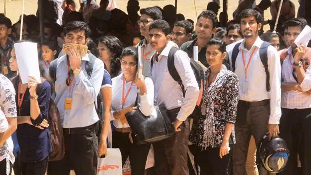 India Youth Unemployment | యువతకు ఉద్యోగాల సంక్షోభం.. భారత్ లోనే కాదు, ప్రపంచమంతా ఇదే పరిస్థితి..