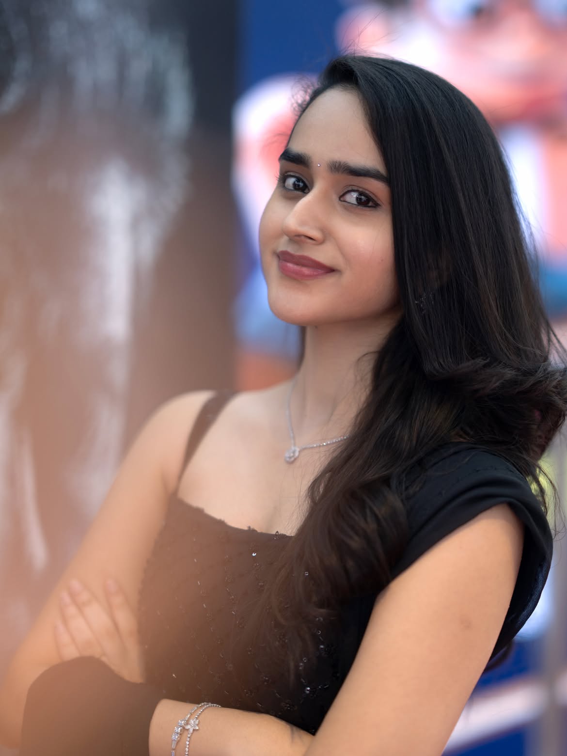 Anchor Charmila | యాంకర్ చర్మిలా కొత్త ఫొటోలపై ఓ లుక్కేయండి! - Image 1