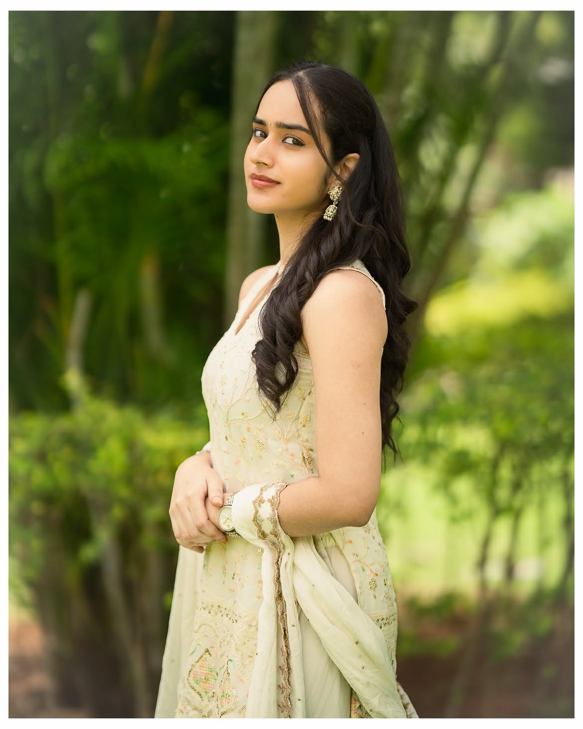 Anchor Charmila | యాంకర్ చర్మిలా కొత్త ఫొటోలపై ఓ లుక్కేయండి! - Image 5