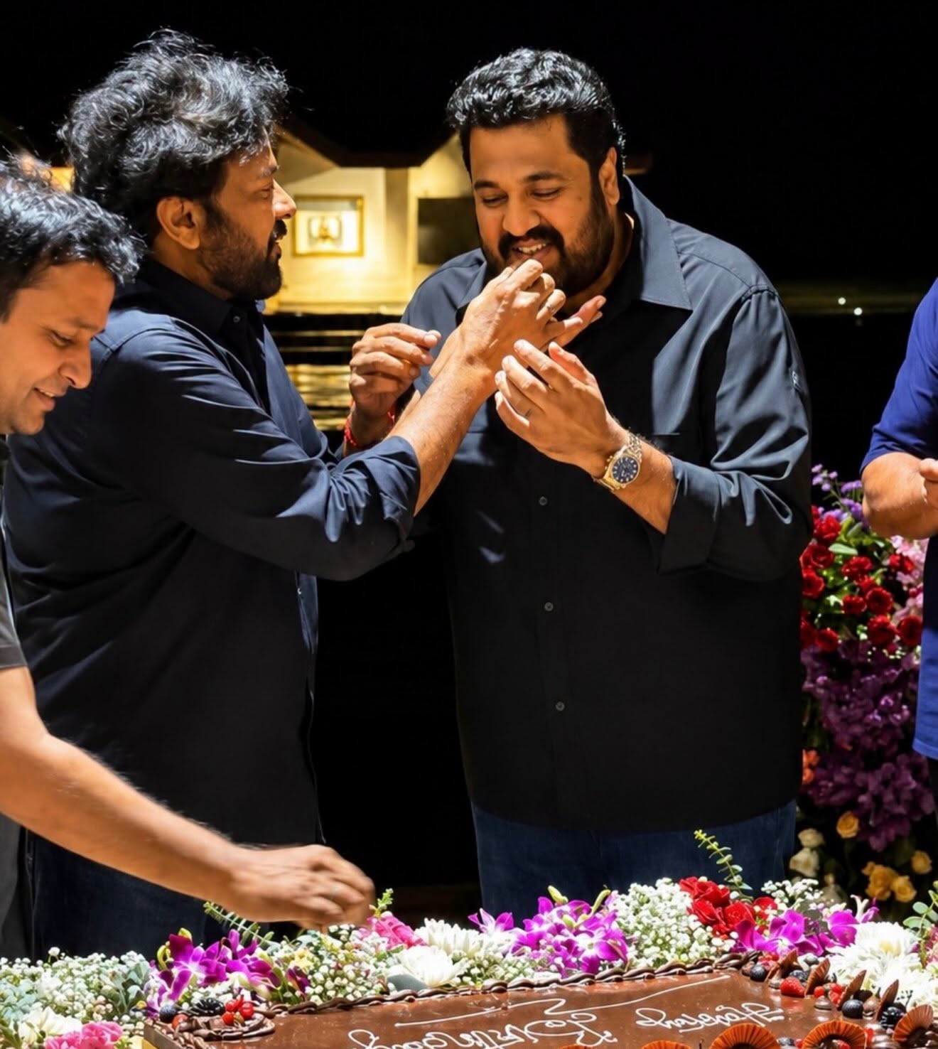 విశ్వంభర సినిమా దసరాకు రిలీజ్ కానున్నట్లు ప్రచారం జరుగుతోంది. ఈ సినిమాలో త్రిష హీరోయిన్గా నటించింది. వశిష్ట దర్శకత్వం వహించారు.