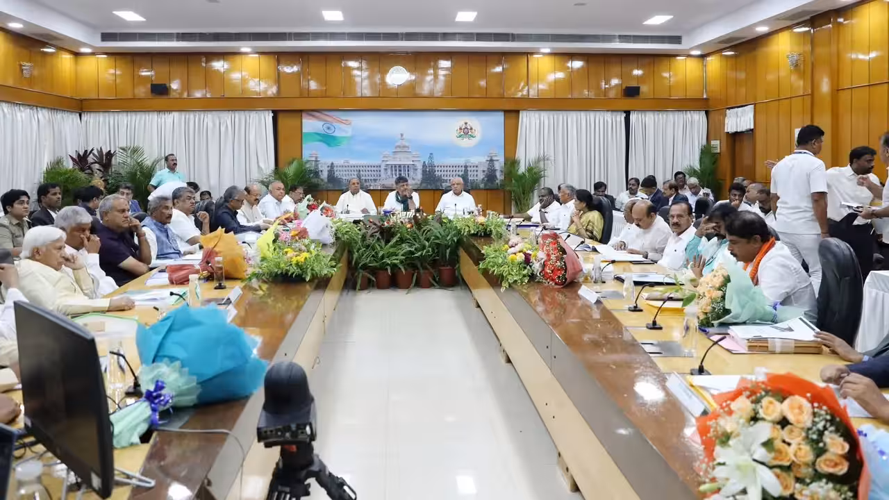 Karnataka | తమిళనాడు-కర్నాటక మధ్య కావేరీ జలాల వివాదం.. డీకే ఆధ్వర్యంలో అఖిలపక్ష సమావేశం..