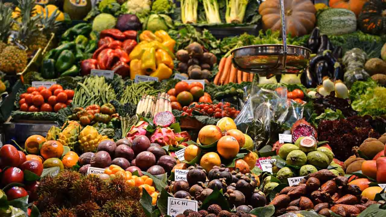 Fruit and vegetables | పండ్లు, కూరగాయల్లో అధిక పురుగుల మందులు.. తెలంగాణనే టాప్