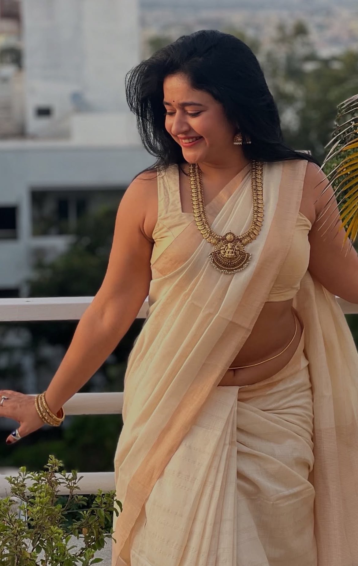 Onam | ఓనం పండుగకు సినీ గ్లామర్.. సంప్రదాయ లుక్లో హీరోయిన్ల మెరుపులు! - Image 12