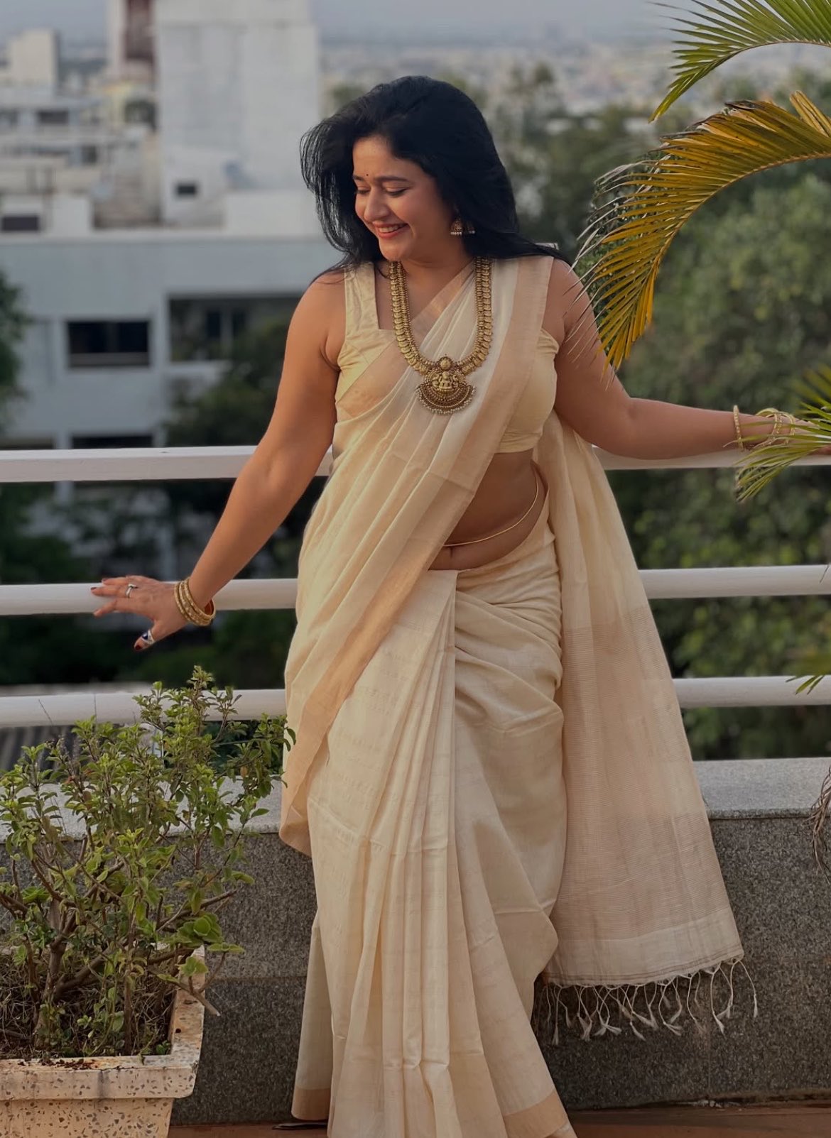 Onam | ఓనం పండుగకు సినీ గ్లామర్.. సంప్రదాయ లుక్లో హీరోయిన్ల మెరుపులు! - Image 10