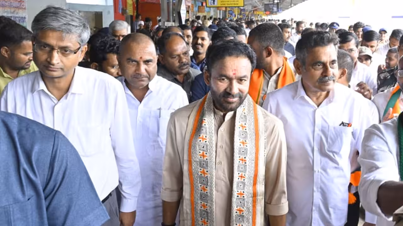Kishan Reddy | వికారాబాద్ రైల్వే స్టేషన్లో రూ.27 కోట్లతో అభివృద్ది పనులు.. ఏడాది చివరికి మెరుగైన సౌకర్యాలు: కిషన్రెడ్డి