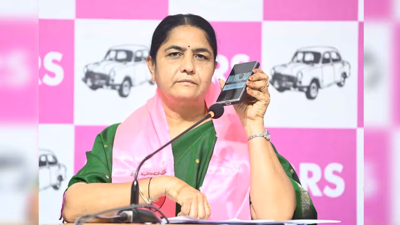 Sunitha Lakshma Reddy | కాంగ్రెస్ ఎమ్మెల్యే లేకపోతే నిధులివ్వడట.. సంగారెడ్డిలో సీఎం చెప్పకనే చెప్పిండు