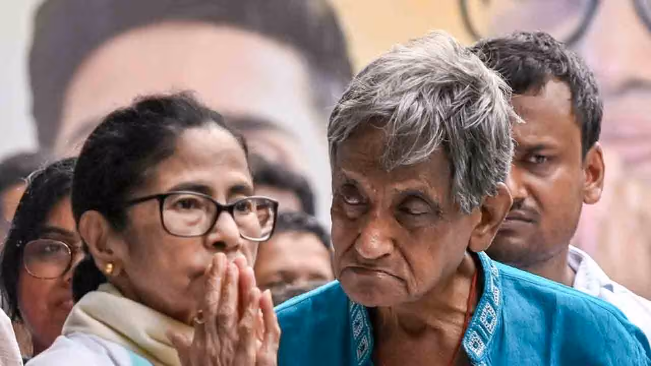 Mamata Banerjee | కోర్టు ఆదేశాలు బేఖాతరు.. మమతా బెనర్జీపై ఎఫ్ఐఆర్ నమోదు