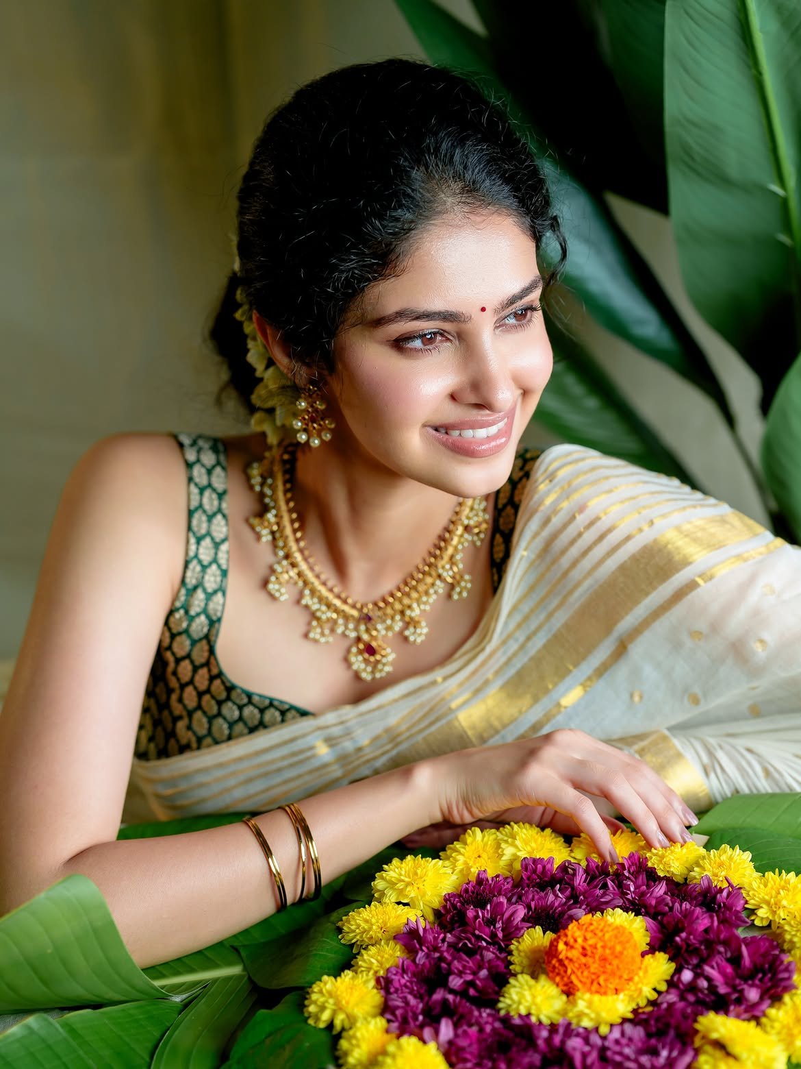 Onam 2026 | ఓనం స్పెషల్.. ట్రెడిషనల్ లుక్లో మెరిసిన తారలు - Image 8