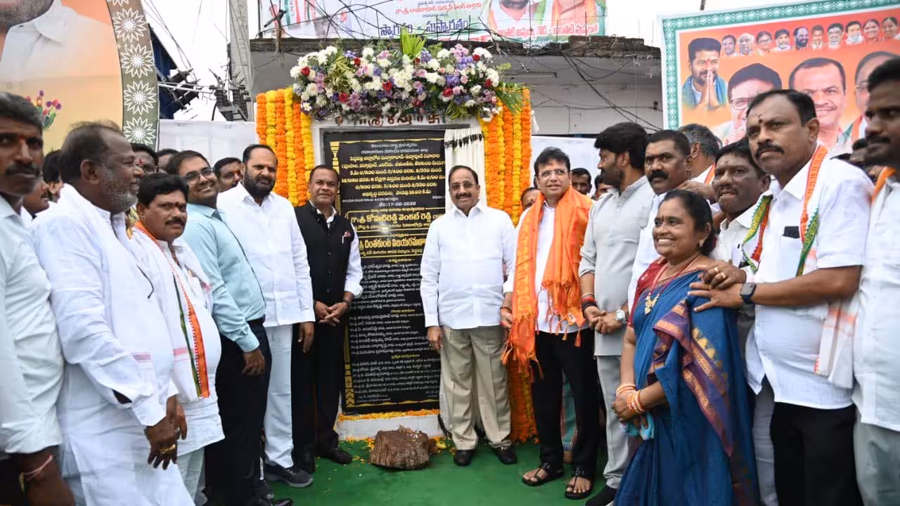 Peddapalli | రోడ్ల అభివృద్ధికి భారీగా నిధులు : మంత్రి కోమటిరెడ్డి