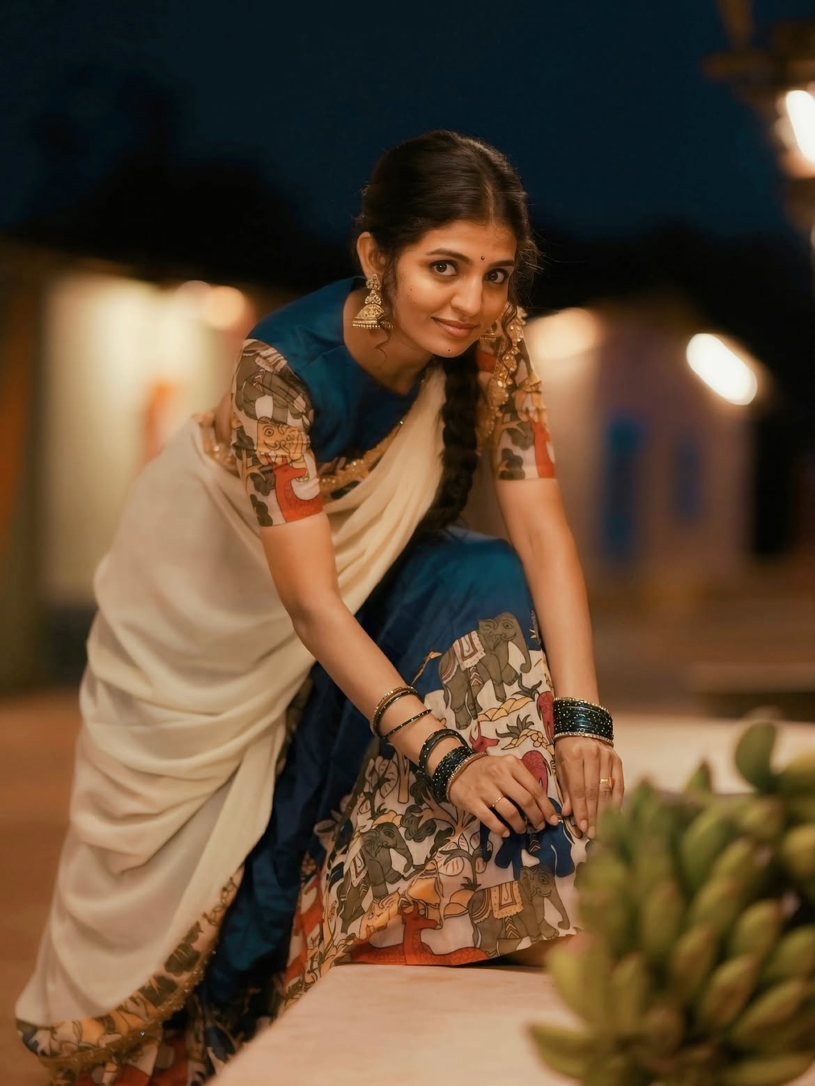 ప్రస్తుతం తెలుగులో ఇడుపుకాయితం సినిమా చేస్తోంది. ప్రియదర్శి హీరోగా నటిస్తోన్న ఈ మూవీని డైరెక్టర్ సుకుమార్తో కలిసి బన్నీవాస్ నిర్మిస్తున్నారు.