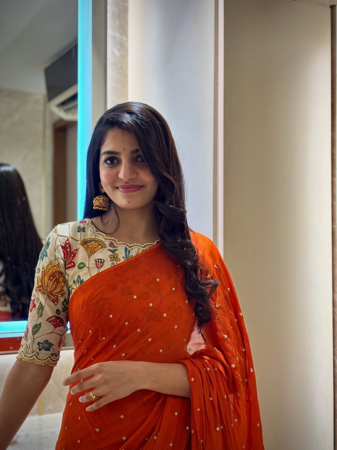 ఇడుపుకాయితం టైటిల్ విషయంలో సోషల్ మీడియాలో గట్టిగానే రచ్చ నడిచింది. ఈ వివాదంతో సినిమాపై మంచి బజ్ ఏర్పడింది.