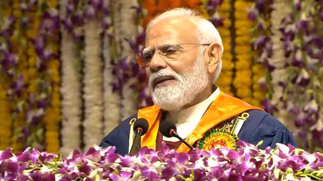 PM Modi | ప్రశ్నించడం కాదు.. సమస్యలకు పరిష్కారం చూపడమే లక్ష్యంగా ఉండాలి.. యువతకు ప్రధాని కీలక సూచన