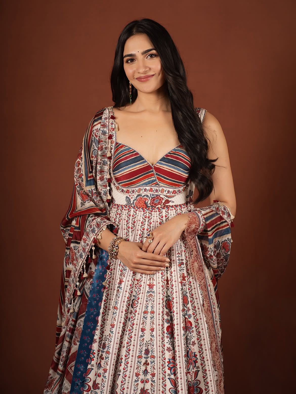 ప్రస్తుతం యశ్ టాక్సిక్లో ఓ హీరోయిన్గా నటిస్తోంది రుక్మిణి వసంత్. ఆగస్ట్ 26న ఈ గ్యాంగ్స్టర్ యాక్షన్ మూవీ రిలీజ్ కాబోతుంది.