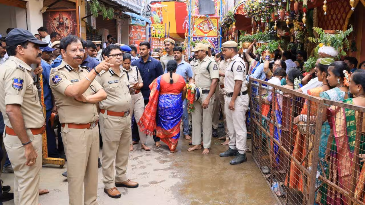 CP Sajjanar | ఏఐ కెమెరాలతో నిరంతర నిఘా.. 2400 మంది పోలీస్ సిబ్బందితో బందోబస్తు
