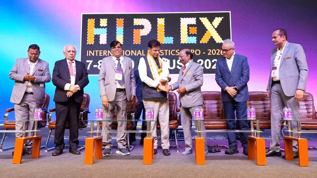 HIPLEX 2026 | సంక్షోభాలను అవకాశాలుగా మలుచుకోవాలి.. మంత్రి శ్రీధర్బాబు పిలుపు..