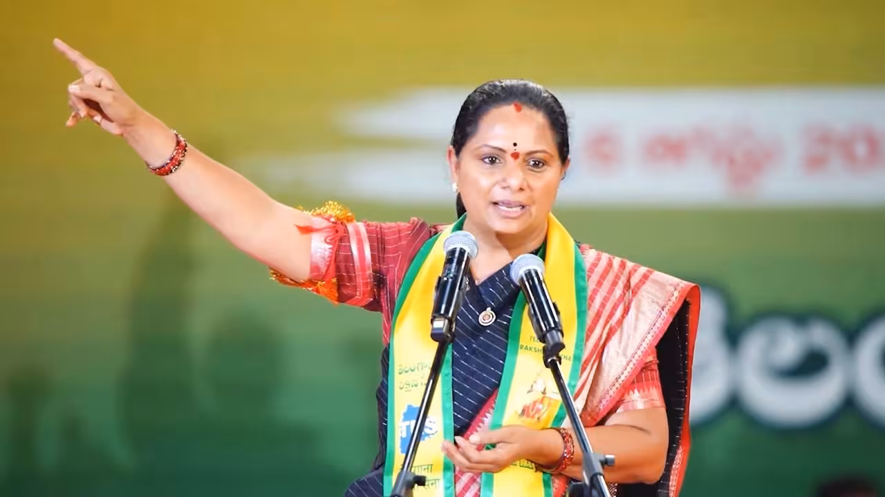 Kavitha | చట్ట సభల్లో బీసీలకు 50 శాతం రిజర్వేషన్లు ఉండాల్సిందే.. వారి కోసం మాట్లాడితే పళ్లు ఇకిలిస్తున్నరు