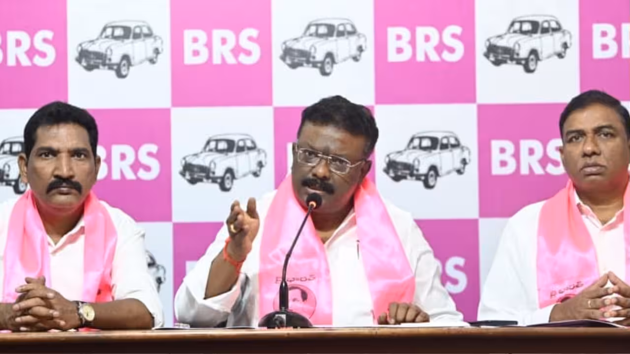 Dasoju Sravan | మీనాక్షి నటరాజన్కు దండం పెట్టి చెబుతున్న.. రేవంత్ను నందిగ్రామ్లో శిక్షణకు పంపించండి