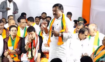 Meheshwar Reddy | ఇక్కడ పాఠశాలల్లో వసతులు లేవంటే.. ఎక్కడో ఉన్న ‘ఆక్స్ఫర్డ్’ను తీసుకొస్తడట