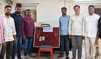 Minors Arrest | గేమింగ్ కోసం డబ్బుల్లేవు.. అప్పుడే ఓ తాళం కనబడింది