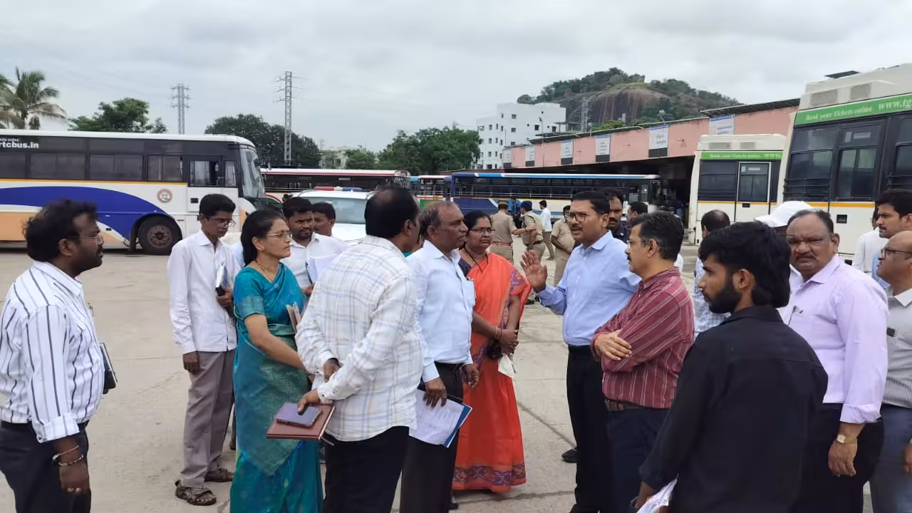 PM eBus Sewa | వరంగల్కు మరో 100 ఎలక్ట్రిక్ బస్సులు.. వెల్లడించిన ఆర్టీసీ ఎండీ నాగిరెడ్డి