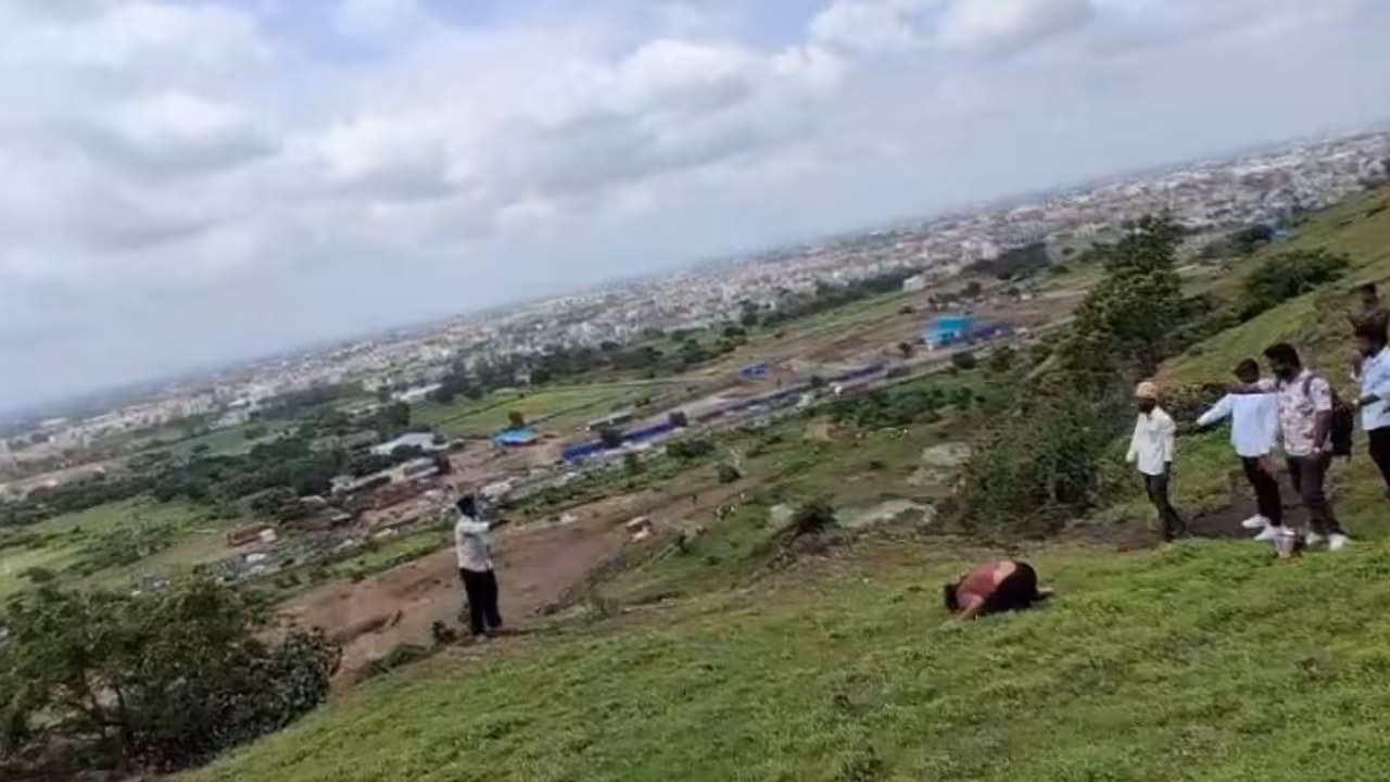 Maharashtra Tragedy Mother's Viral Video Before Falling From Hill