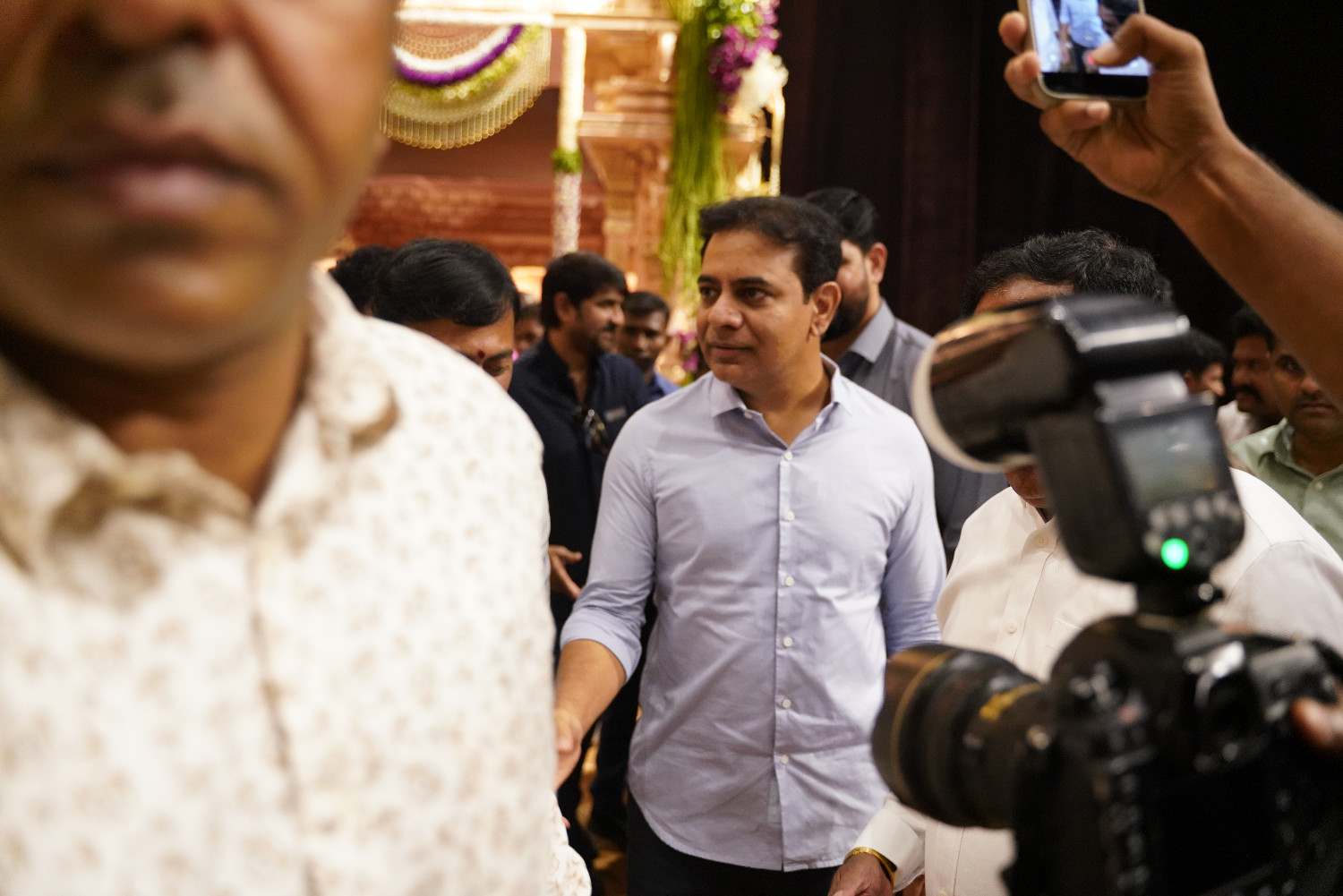 Bandla Ganesh Daughter Wedding | ఘనంగా బండ్ల గణేష్ కూతురు వివాహం – టాలీవుడ్ స్టార్స్ సందడి - Image 1