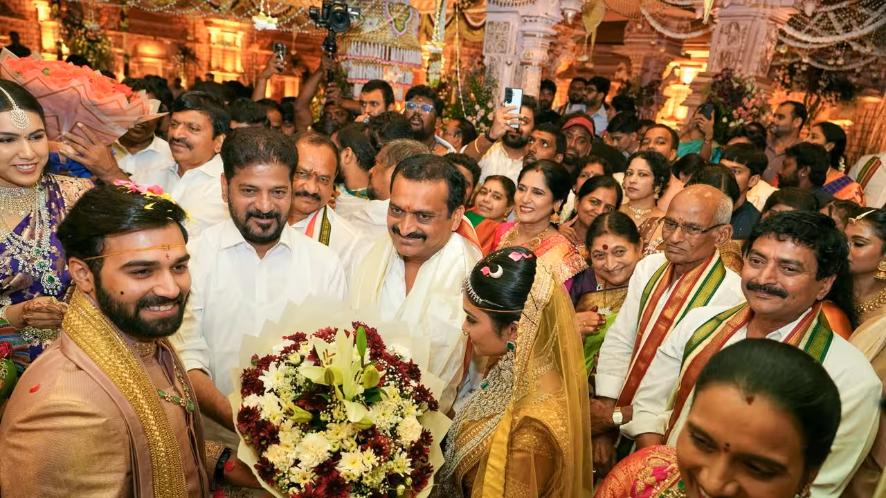Bandla Ganesh Daughter Wedding | బండ్ల గణేష్ ఇంట అంబరాన్నంటిన పెళ్లి సందడి: వధూవరులను ఆశీర్వదించిన సీఎం రేవంత్