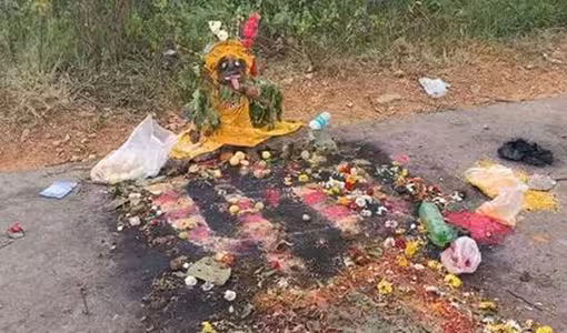 Black Magic | మ‌హాదేవ్‌పూర్‌లో క్షుద్ర‌పూజ‌ల క‌ల‌క‌లం.. భ‌యాందోళ‌న‌లో ప్ర‌జ‌లు
