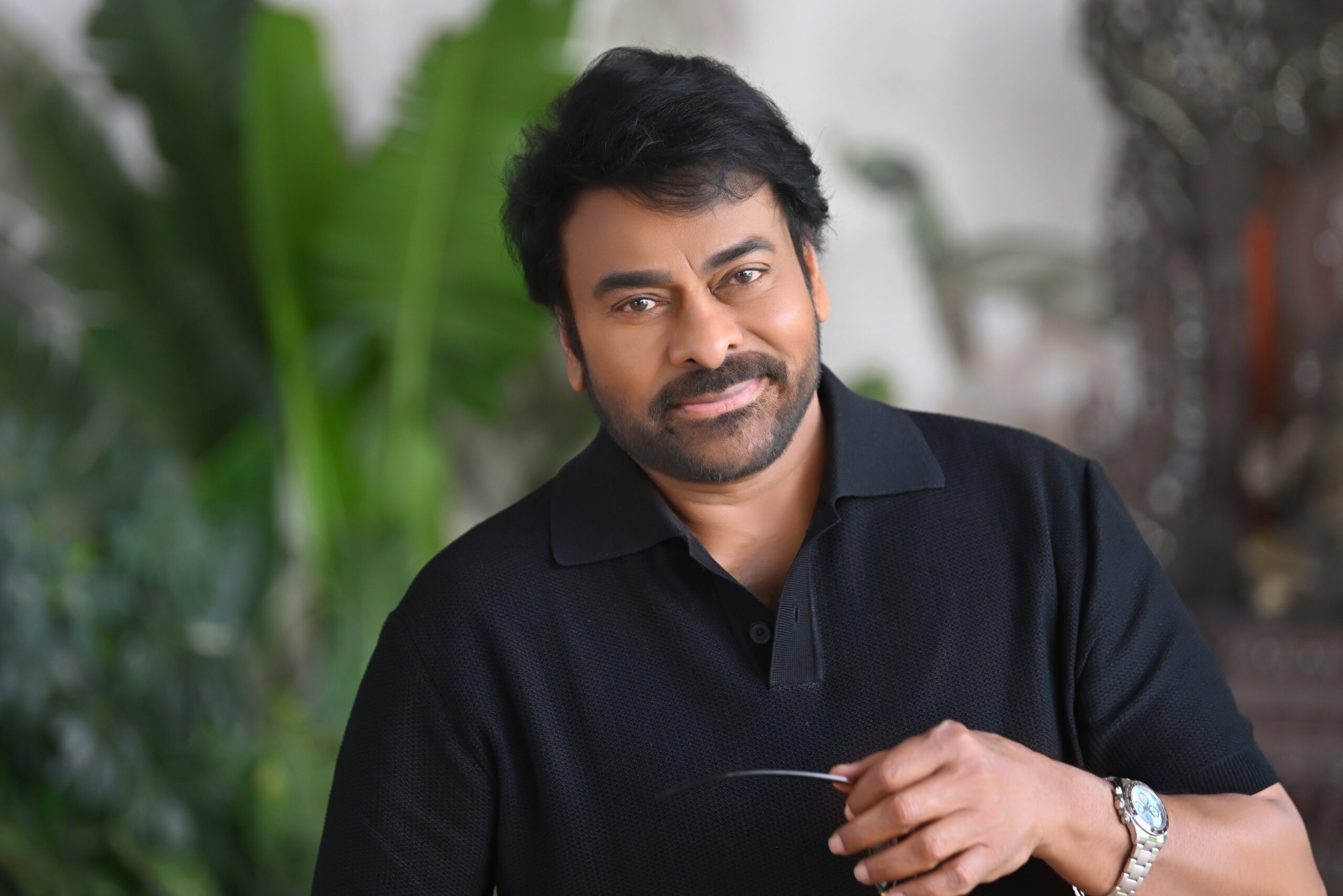 Chiranjeevi | ఏజ్ ఈజ్ జస్ట్ ఏ నంబర్ – 71 ఏళ్ల వయసులో మెగాస్టార్ స్టైలిష్ ఫొటోషూట్ - Image 1
