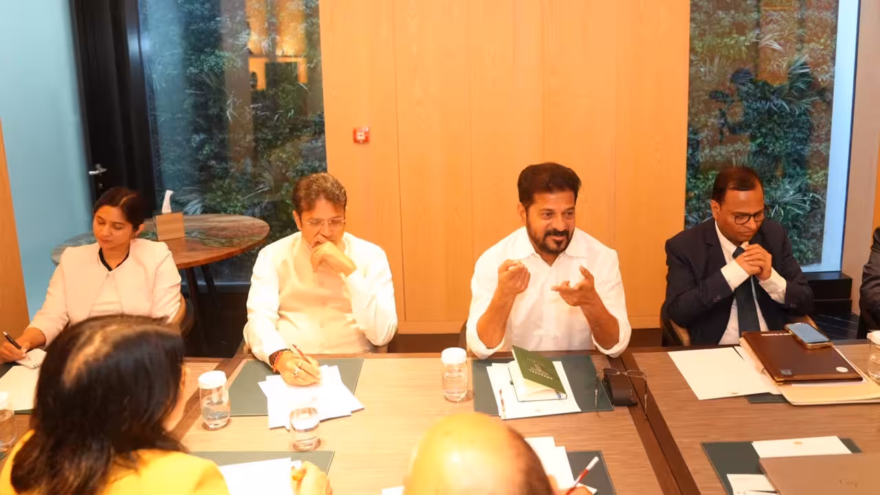 Cambridge University | హైదరాబాద్ను గ్లోబల్ ఎడ్యుకేషన్ హబ్గా మార్చేందుకు మేం రెడీ.. మాటిచ్చిన కేంబ్రిడ్జ్