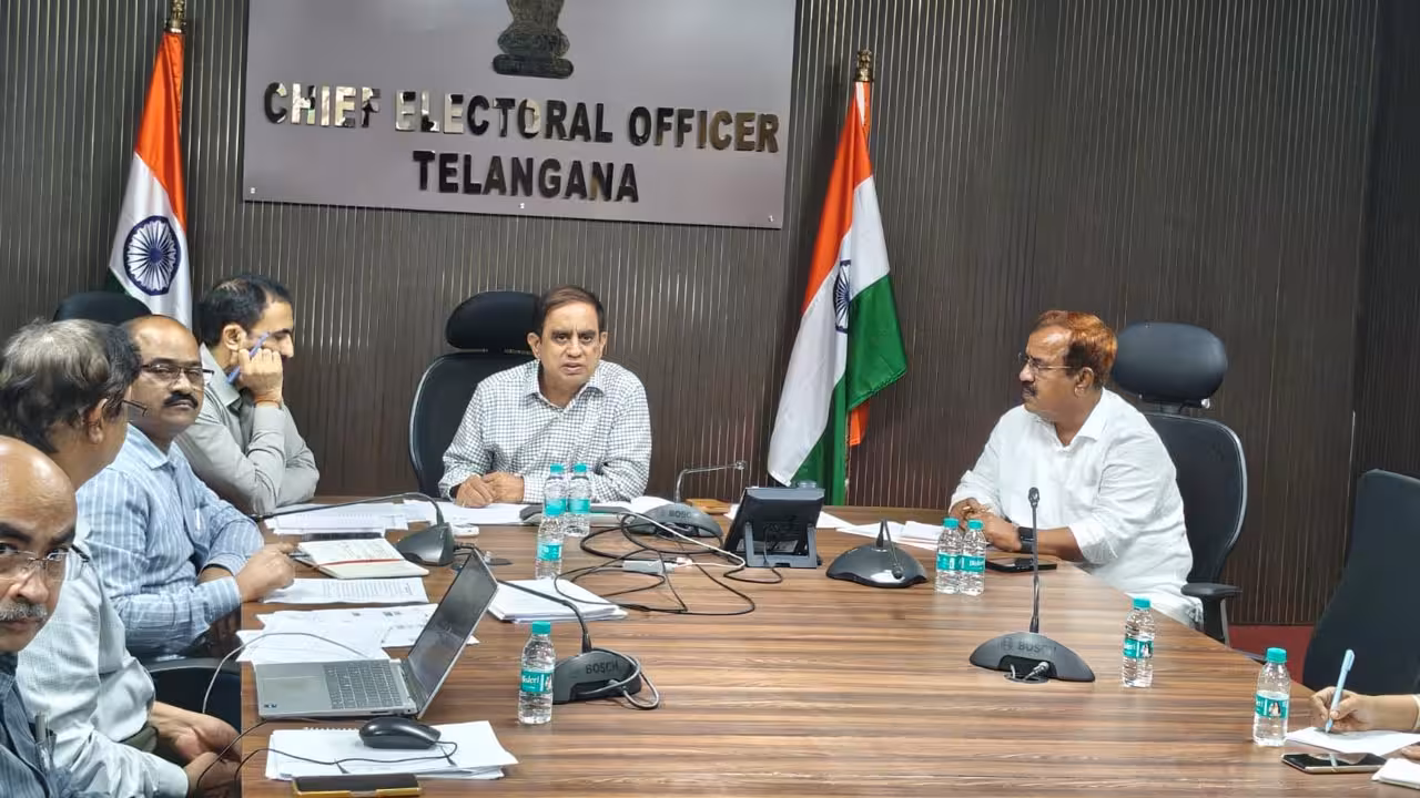 Telangana Voter List 2026 | ఓటరు జాబితా ప్రక్షాళన: ఒకే కుటుంబానికి చెందిన సభ్యులకు ఒకే పోలింగ్ బూత్