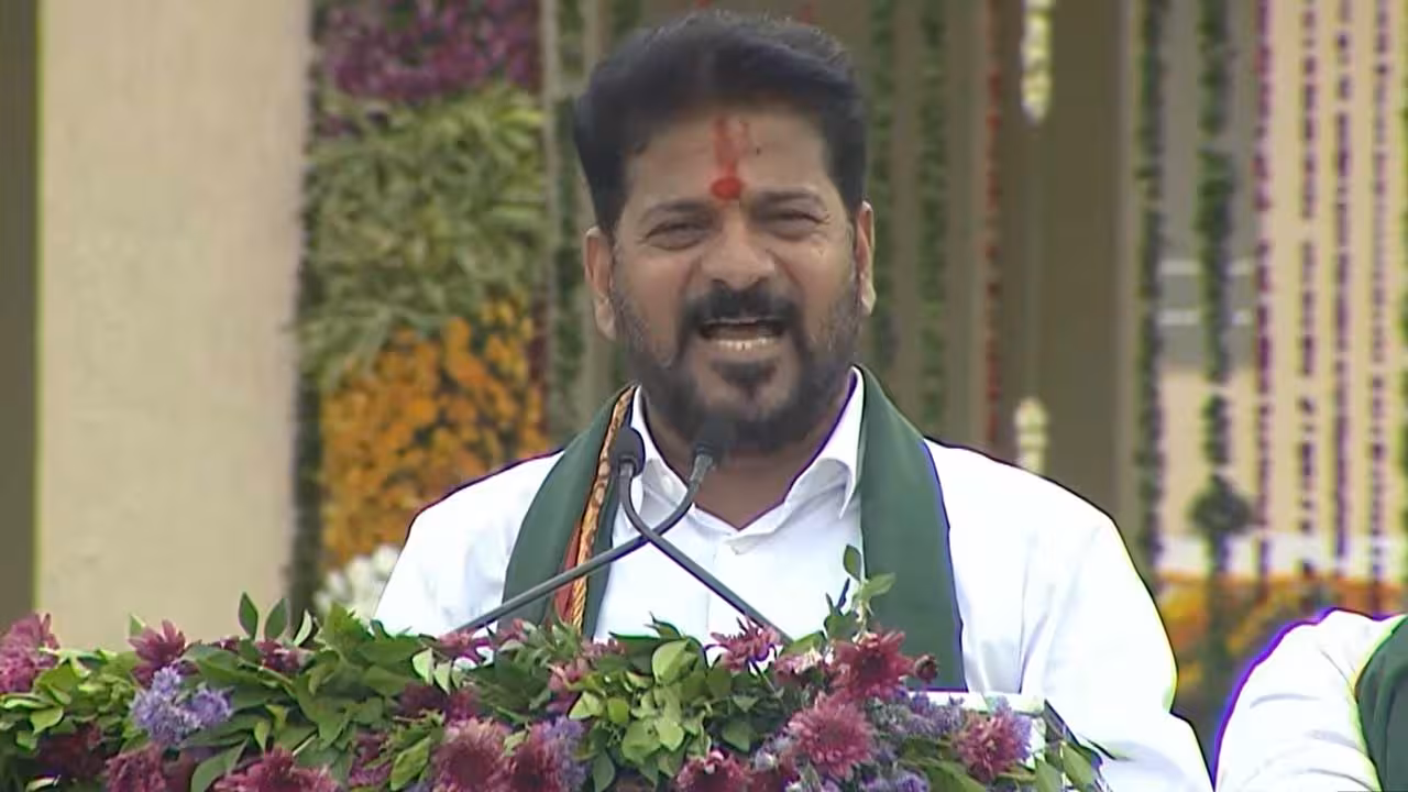 CM Revanth Reddy | వేయి స్తంభాల గుడితో పోటీ పడే విధంగా మేడారం అభివృద్ధి : సీఎం రేవంత్ రెడ్డి