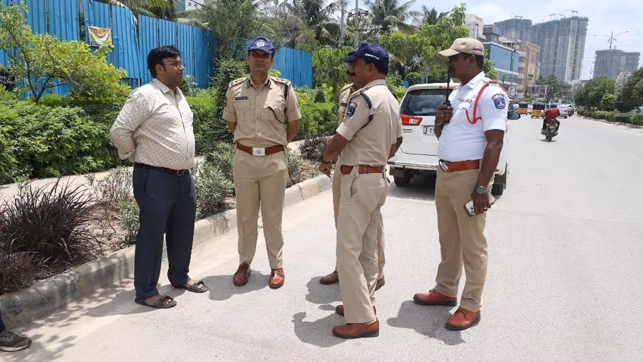 Cyberabad Traffic Update New U-Turns and Changes in Khajaguda