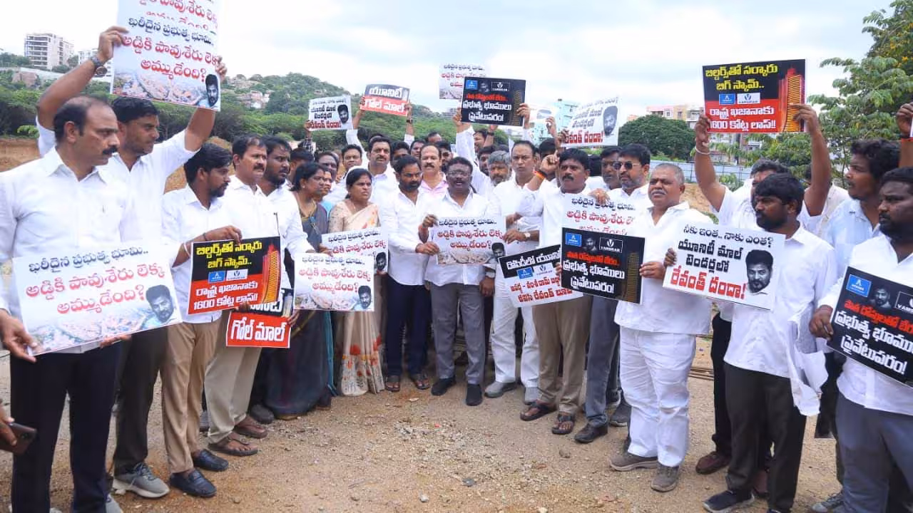 Dasoju Sravan | రాయదుర్గం సాక్షిగా 7 ఎకరాల భూ దోపిడీ : ఎమ్మెల్సీ దాసోజు