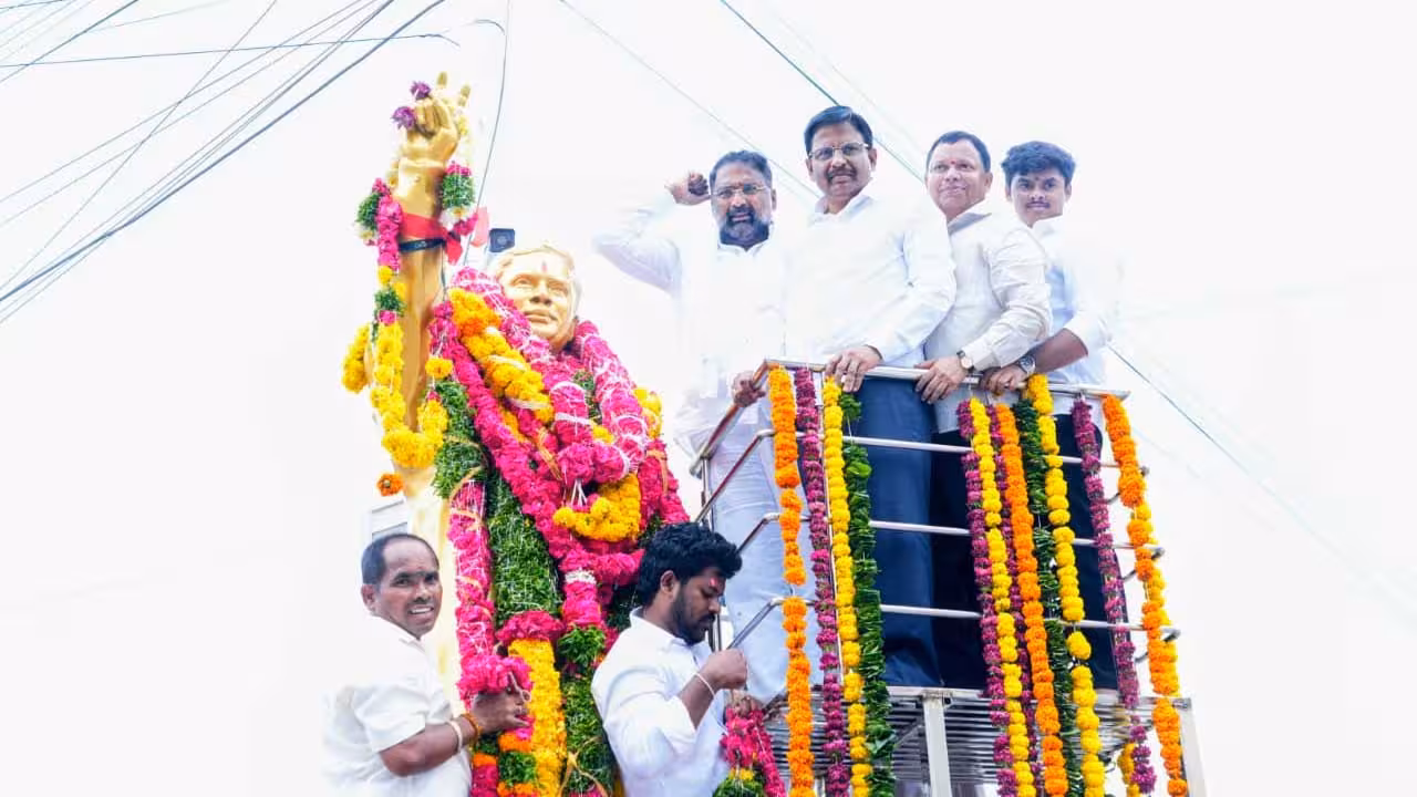 Vakiti Srihari | ప్రతి పేదవాడి గుండెలో ఎర్ర సత్యం బతికే ఉన్నాడు : మంత్రి వాకిటి