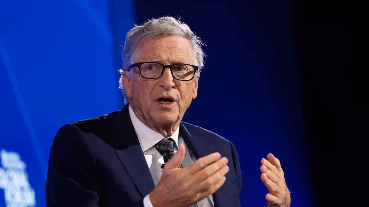 Bill Gates | కొన్ని రకాల ఉద్యోగాలను ఏఐకి ఇవ్వొద్దు.. బిల్ గేట్స్ హెచ్చరిక..