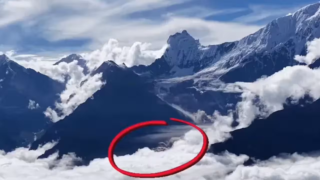Glacier Collapse Video | కళ్లముందే కరిగిపోయిన మంచుకొండ.. నేపాల్ వరదల భయానక దృశ్యాలు డ్రోన్లో రికార్డ్