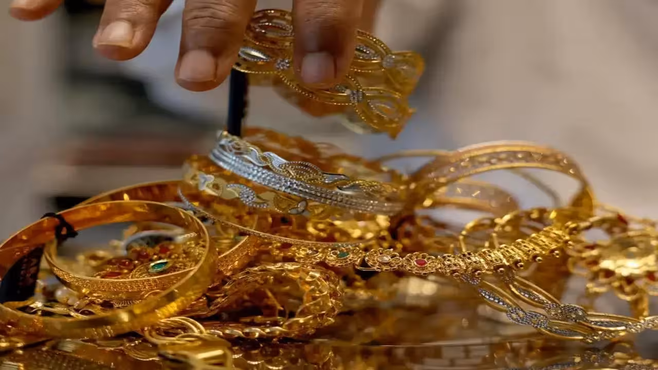 Revamped Gold Monetisation Scheme | భారతీయుల ఇళ్లలో 5 ట్రిలియన్ డాలర్ల నిధి.. వృథాగా మూలనపడ్డ బంగారంతో కేంద్రం ‘గోల్డెన్’ స్కీమ్!