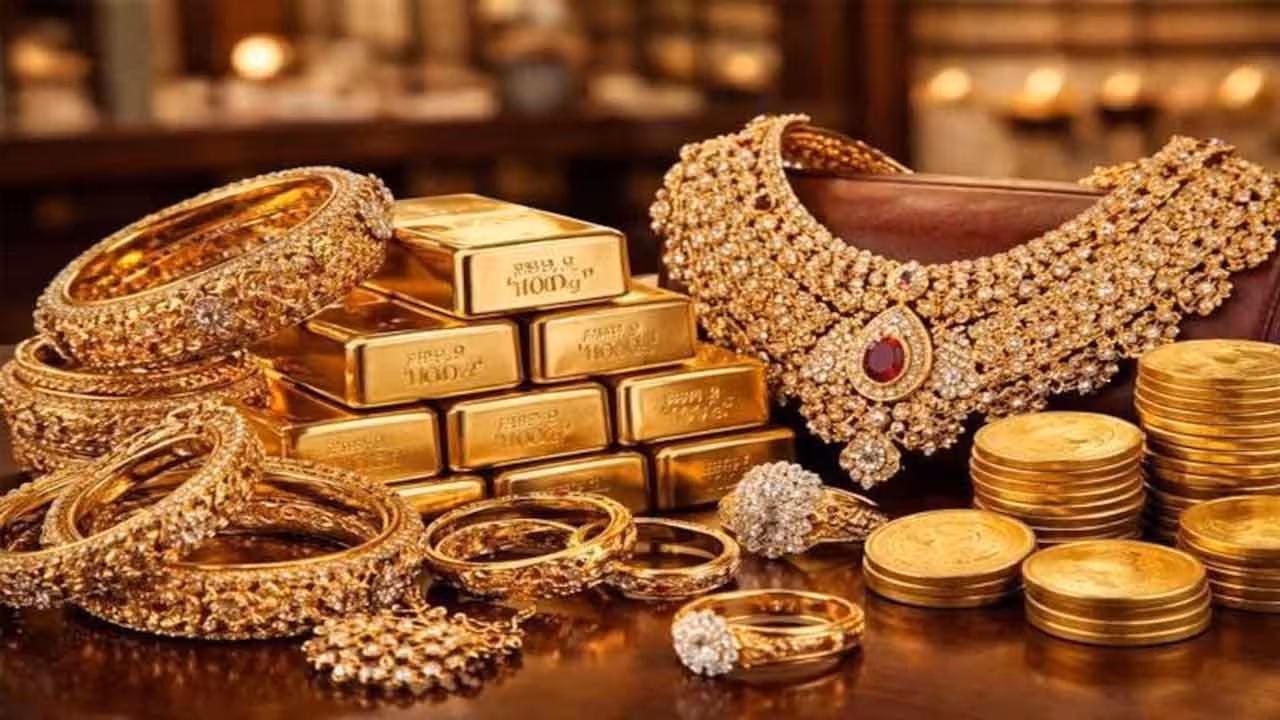Gold And Silver Prices Today | స్వల్పంగా తగ్గిన బంగారం ధరలు.. వారాంతంలో ప్రతికూల సంకేతాలు..?