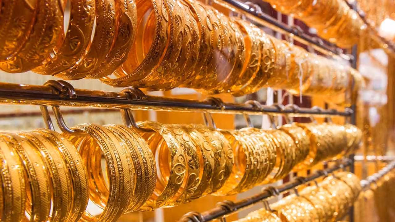 Gold And Silver Prices Today | స్వల్పంగా పెరిగిన బంగారం ధరలు.. పెట్టుబడిదారులకు ఇదే సమయం..?