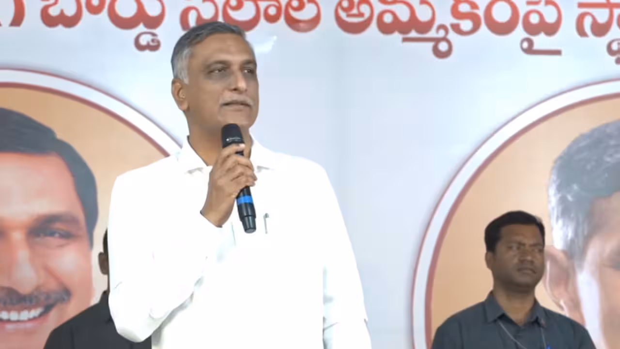 Harish Rao | భూములను రాత్రికి రాత్రే 22ఎ జాబితాలో పెట్టినోళ్లు.. రాత్రికి రాత్రే తీసేయలేరా?